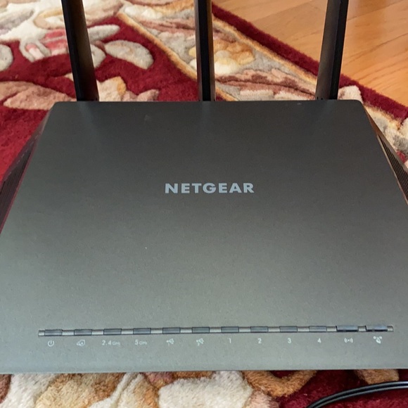 SALE Netgear Nighthawk Router - Picture 4 of 13